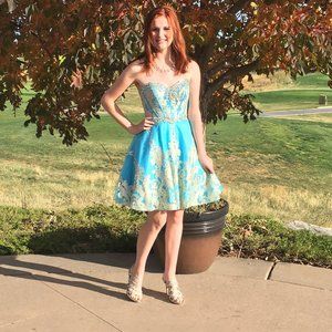 Strapless Tony Bowls Brocade short formal Size 0